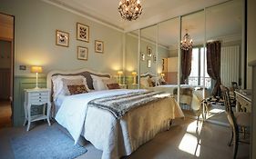 Chambre D Hote : Louvre Elegant Apt Suite