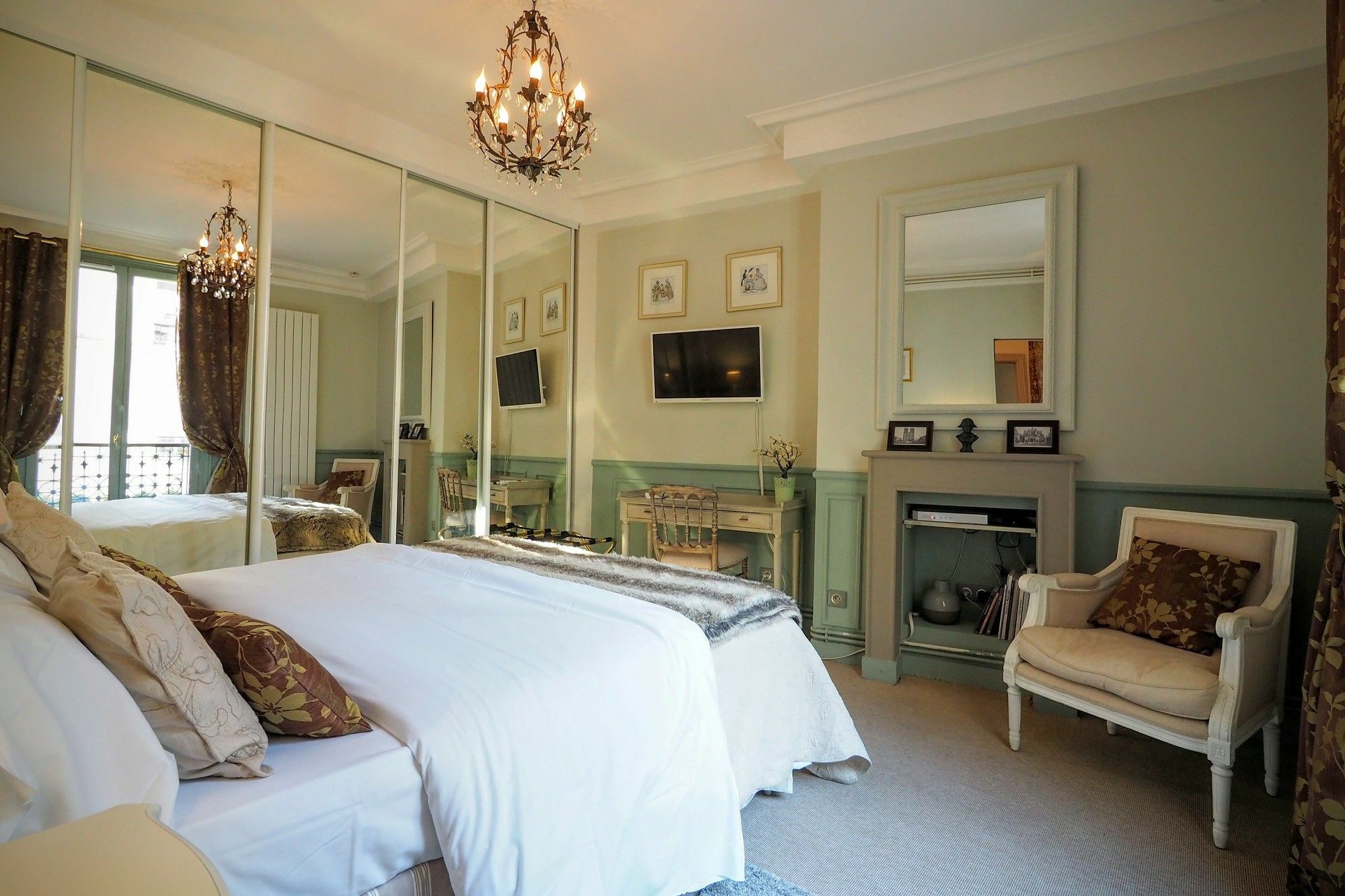 Chambre D Hote : Louvre Elegant Apt Suite Parijs Buitenkant foto